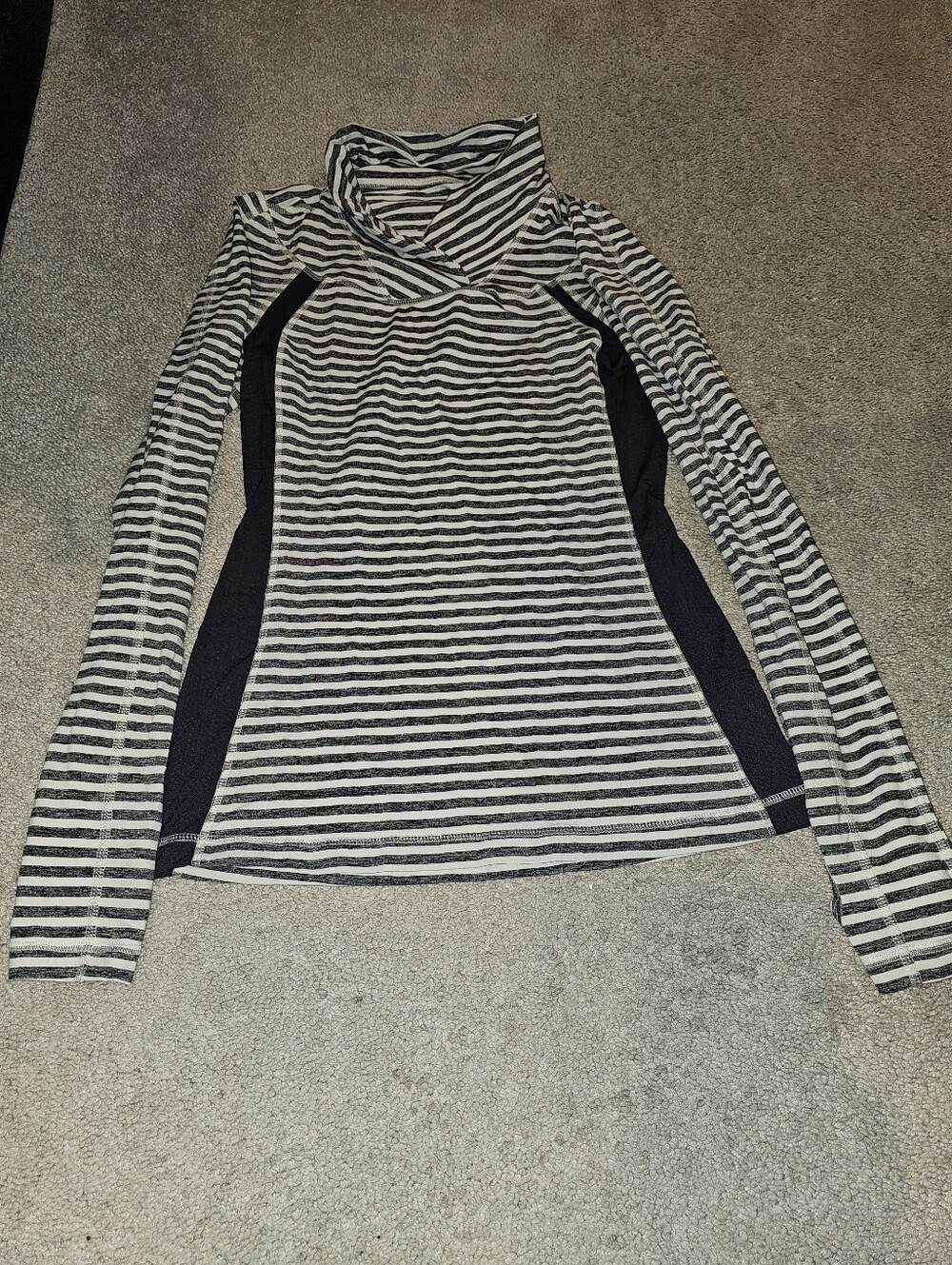 LULULEMON run trail tech long sleeve pullover in Ivory stripe 6 thumbholes